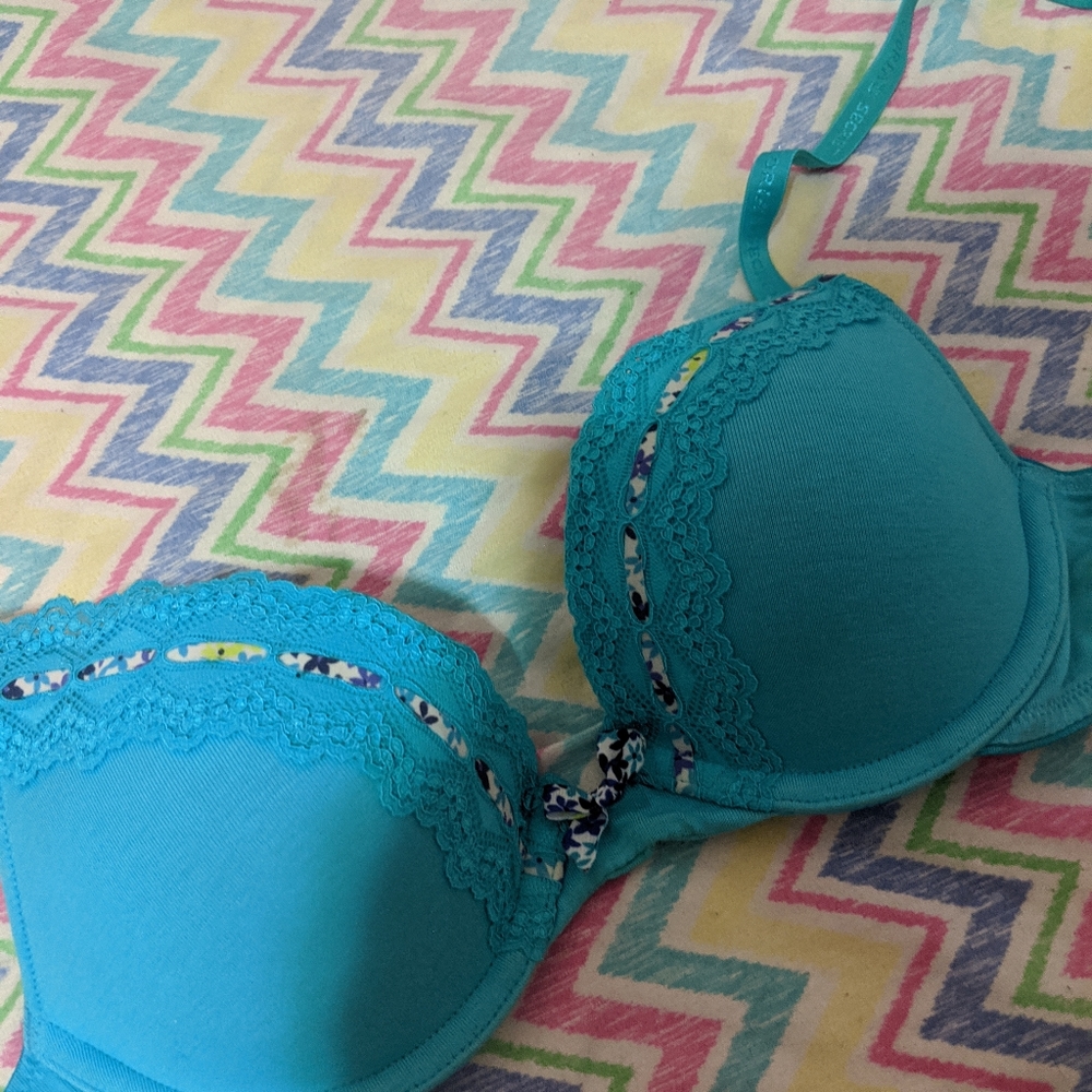 Victoria's Secret Flowery padded bra